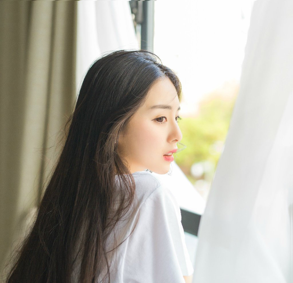 世界上没有谁会对谁真心。也只有骗子才是真心。因为他想真心骗你。
